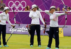 KOCIS_Korea_London_Olympic_Archery_Womenteam_12_(7682350412)