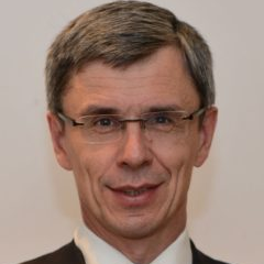 Hon. Dr. Klaus Grabinski Image