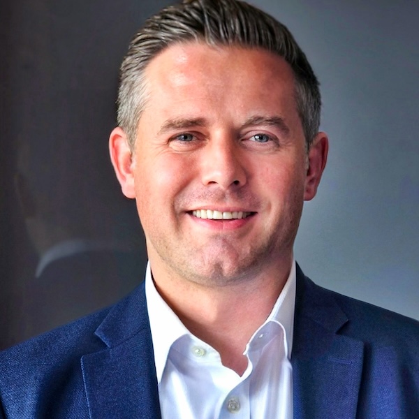 جوستين ديلفينو صورة